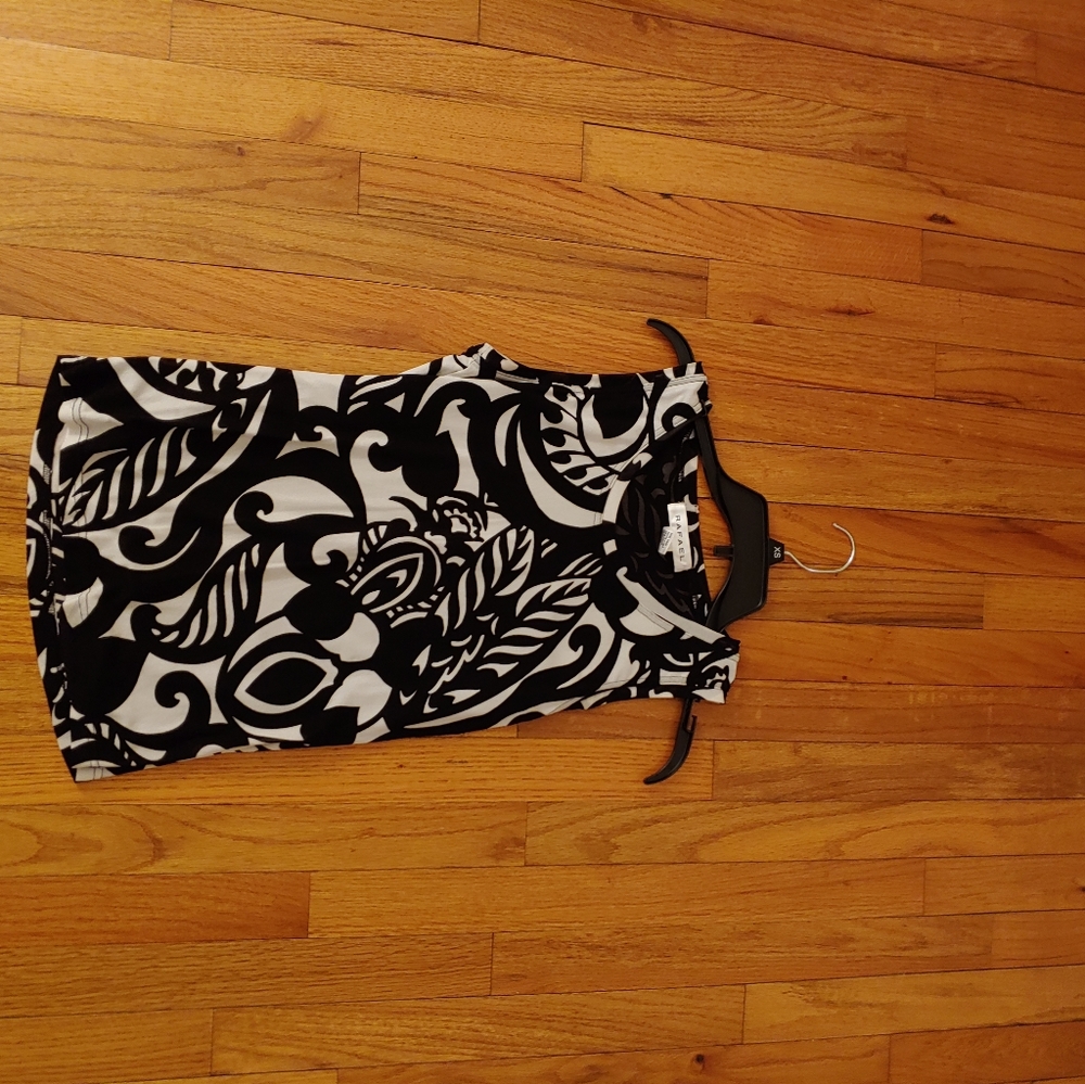 **sold** Cute shell black and white